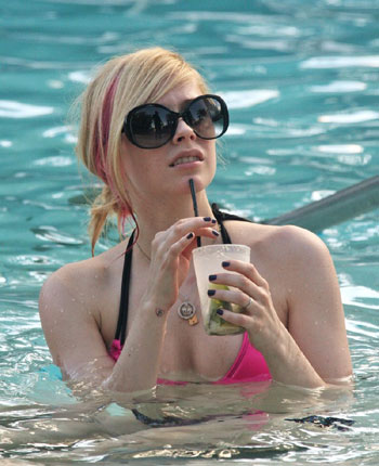 Avril Lavigne in Miami beach