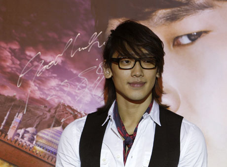 Rain attends an event to promote his Hollywood debut