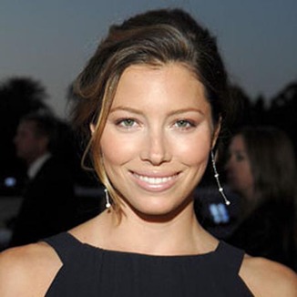 Brave climber Jessica Biel