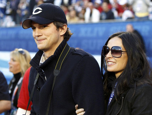 Demi Moore,Kutcher and other celebs at NFL's Super Bowl XLIV football game 