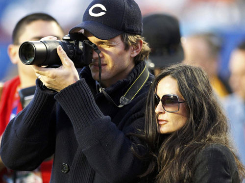 Demi Moore,Kutcher and other celebs at NFL's Super Bowl XLIV football game 