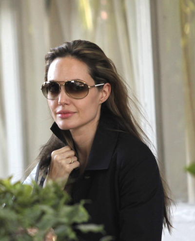 Angelina Jolie visits quake-hit Haiti