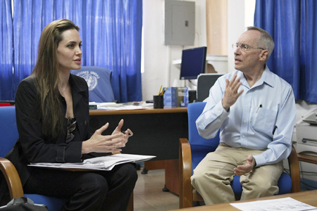 Angelina Jolie visits quake-hit Haiti