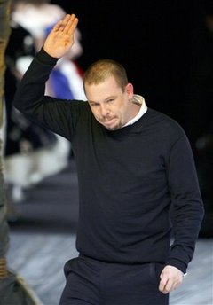 British fashion designer McQueen found dead at 40