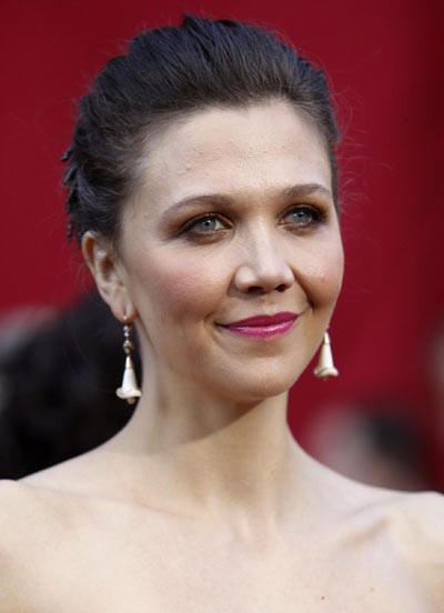 Maggie Gyllenhaal arrives at the 82nd Academy Awards