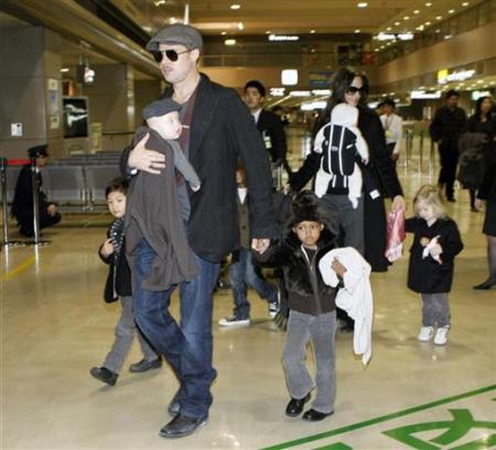 Celebrities' airport fashion