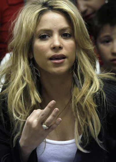 Shakira visits Phoenix over tough immigration law