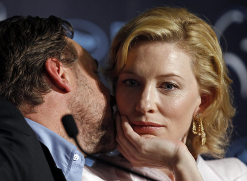 Russell Crowe and Cate Blanchett at news conference for 