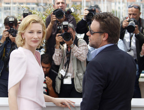 Blanchett and Crowe attend photocall for film 