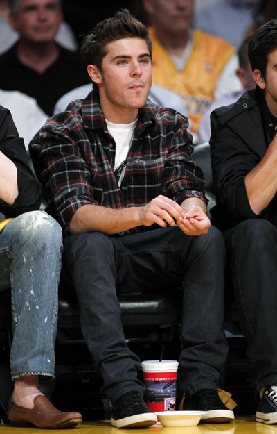 Zac Efron watch Game 5 of NBA Western Conference playoff