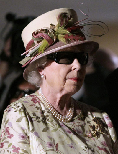 Queen Elizabeth gets a new BlackBerry