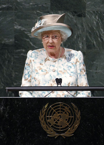 Queen Elizabeth II calls for world peace at UN