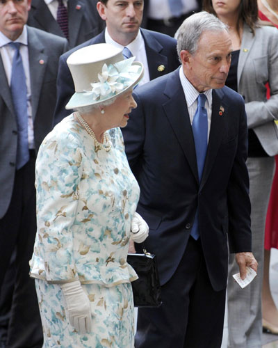 Queen Elizabeth II calls for world peace at UN