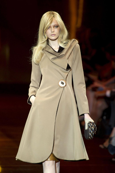 Giorgio Armani Prive Fall/Winter 2010-2011 Haute Couture fashion show