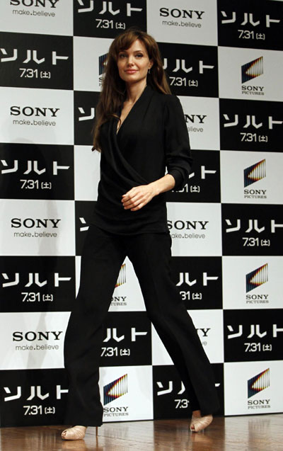 Angelina Jolie promotes movie 'Salt' in Tokyo