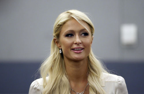 Paris Hilton admits cocaine possession