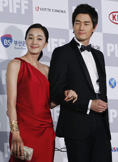 Stars studded at opening ceremony of 15th Pusan International Film Festival in Busan