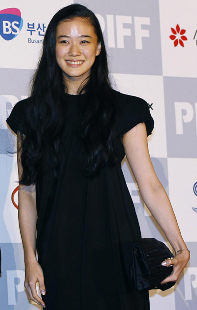 Stars studded at opening ceremony of 15th Pusan International Film Festival in Busan