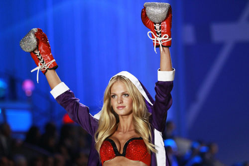 Models and celebs attend 2010 Victoria's Secret Fashion Show in NY