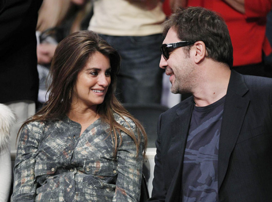 Penelope Cruz and Javier Bardem attend the NBA basketball game