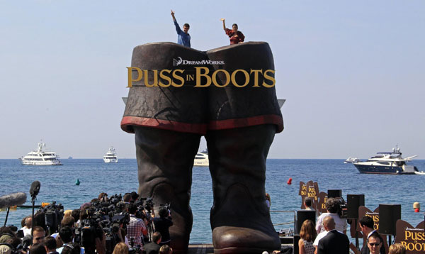 Banderas and Hayek pose for the film 'Puss In Boots'