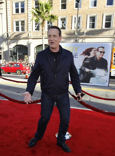 Hanks,Julia Roberts attend premiere of 'Larry Crowne' in Hollywood