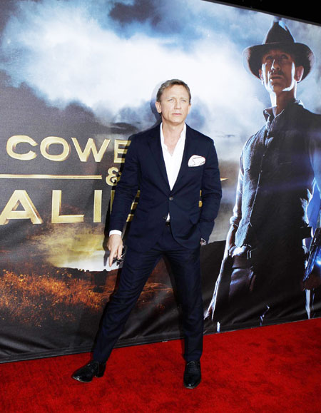 'Cowboys & Aliens' premieres