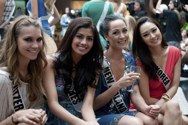 Miss Universe contestants in Guaruja