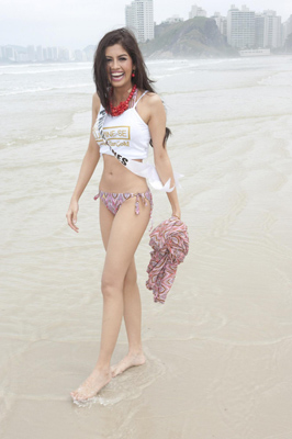 Miss Universe contestants in Guaruja