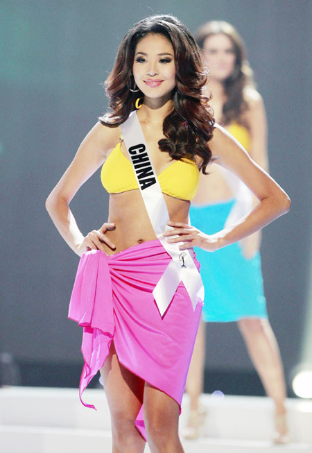 Miss China Luo Zilin in Miss Universe 2011 pageant