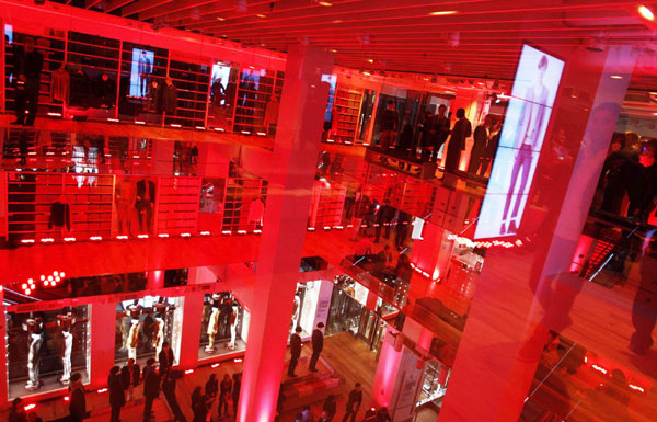 Uniqlo opens Fifth Avenue store