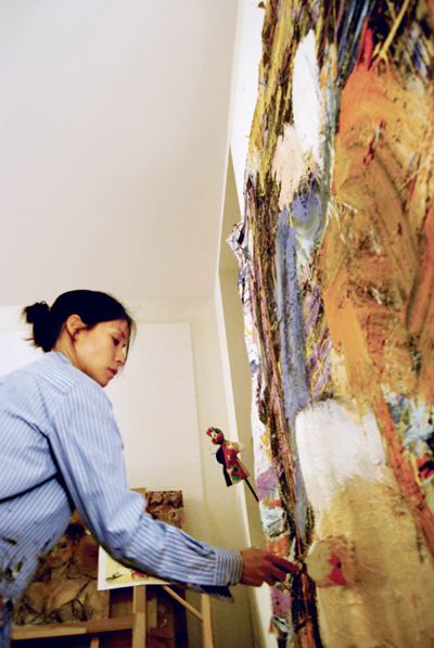 Lucy Liu taps into art world