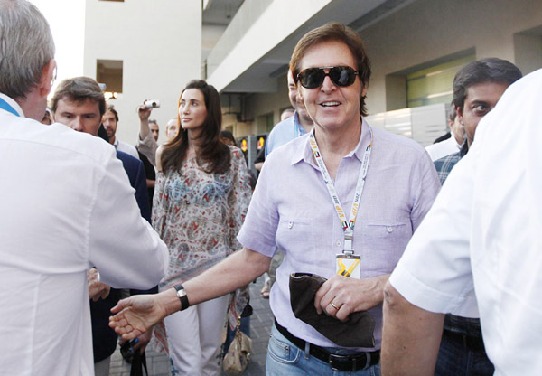 Newlywed McCartney at F1 Grand Prix