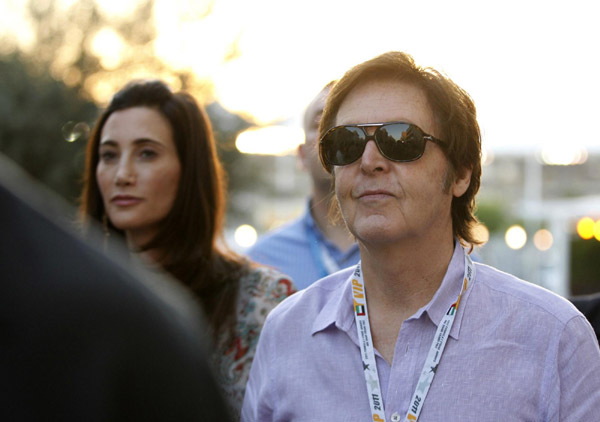 Newlywed McCartney at F1 Grand Prix