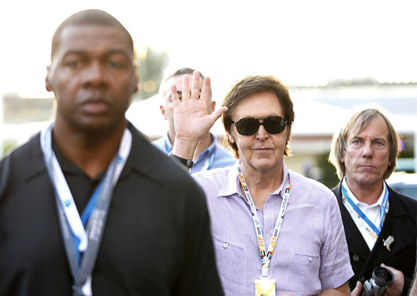 Newlywed McCartney at F1 Grand Prix