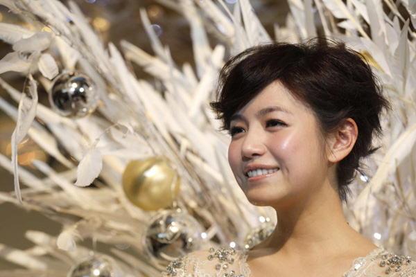 Michelle Chen promotes upcoming Christmas event