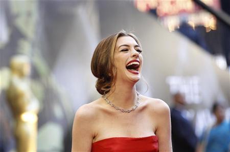 Anne Hathaway gets engaged