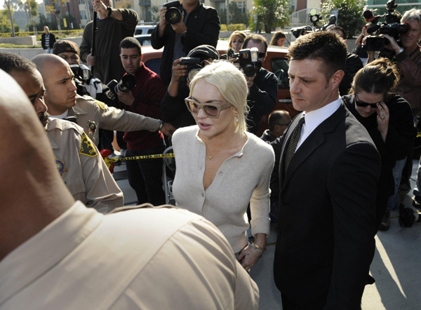 Lohan attends hearing in LA