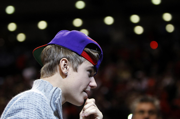 Bieber goes home for basketball