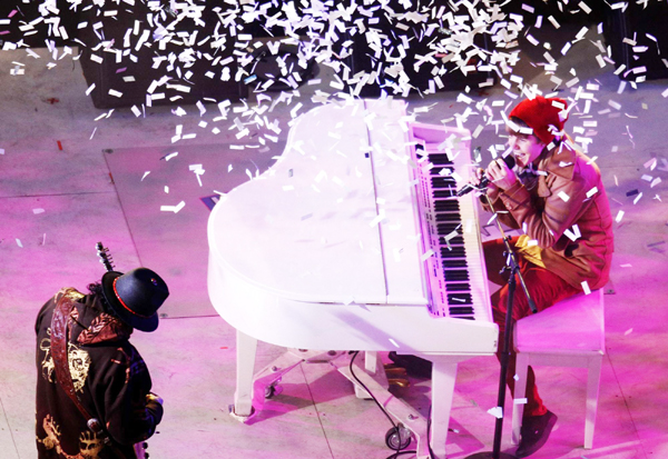 Justin Bieber performs at Times Square