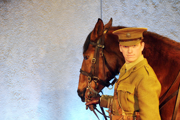 Royal couple attend premiere of 'War Horse'