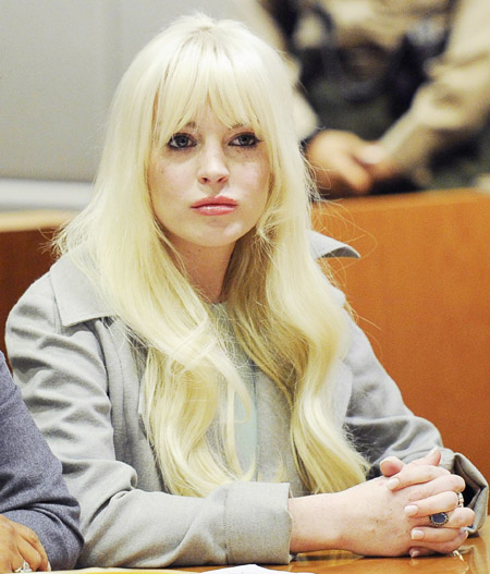 Lindsay Lohan attends probation hearing