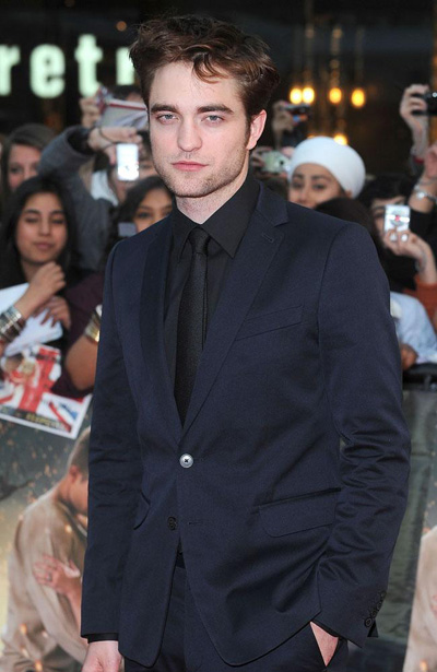 Robert Pattinson 'upset' by shirtless photos
