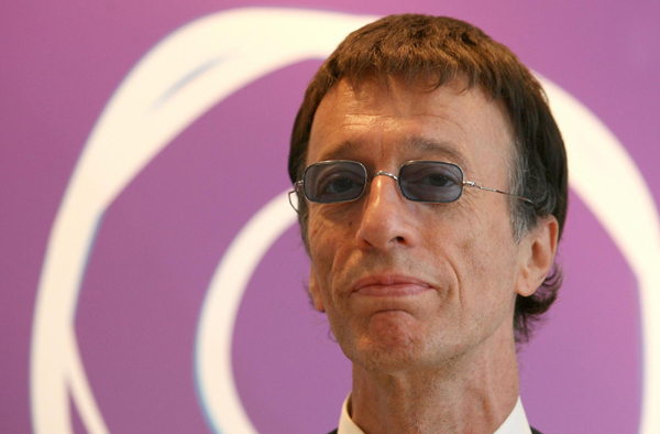 Bee Gee Robin Gibb came close to death: doctors
