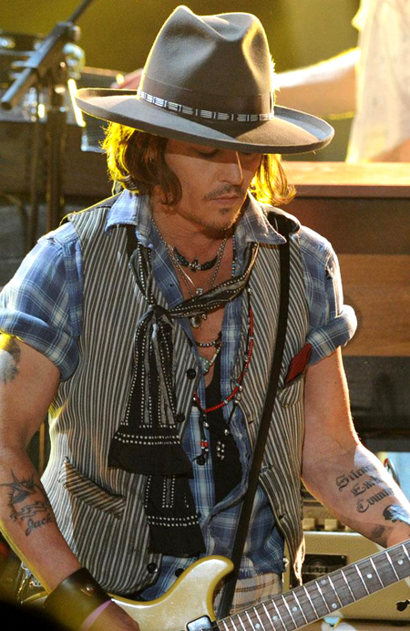 Depp receives MTV Generation Award