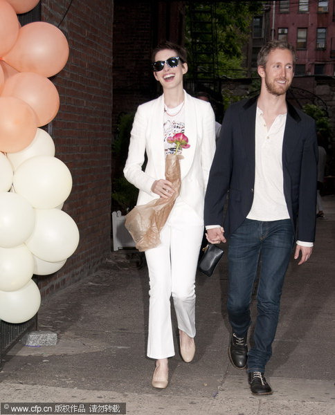 Summer color: white dress