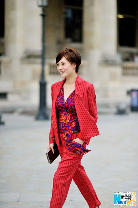 Street snaps: Actress Sun Li in red