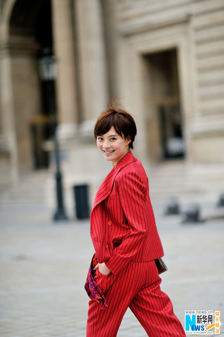 Street snaps: Actress Sun Li in red