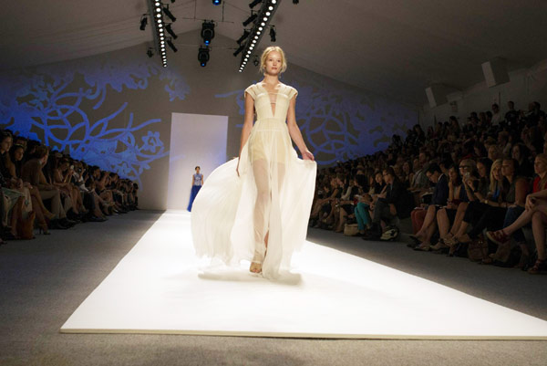 New York Fashion Week: Tadashi Shoji