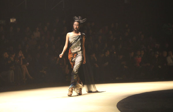 China Fashion Week: Qi Gang